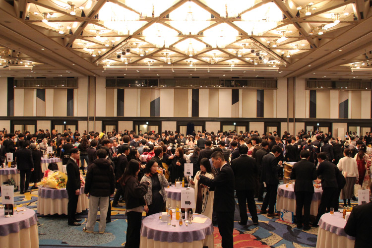 卒業記念パーティの写真