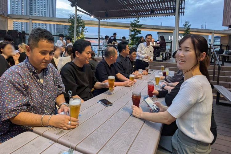 ビアガーデン交流会の様子