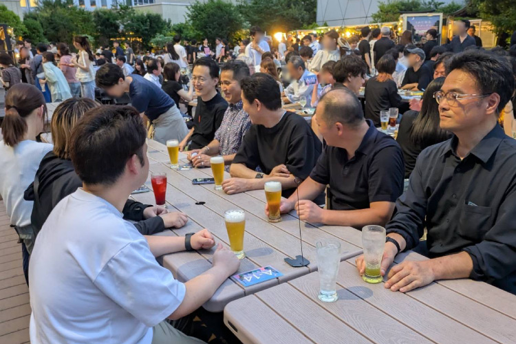 ビアガーデン交流会の様子